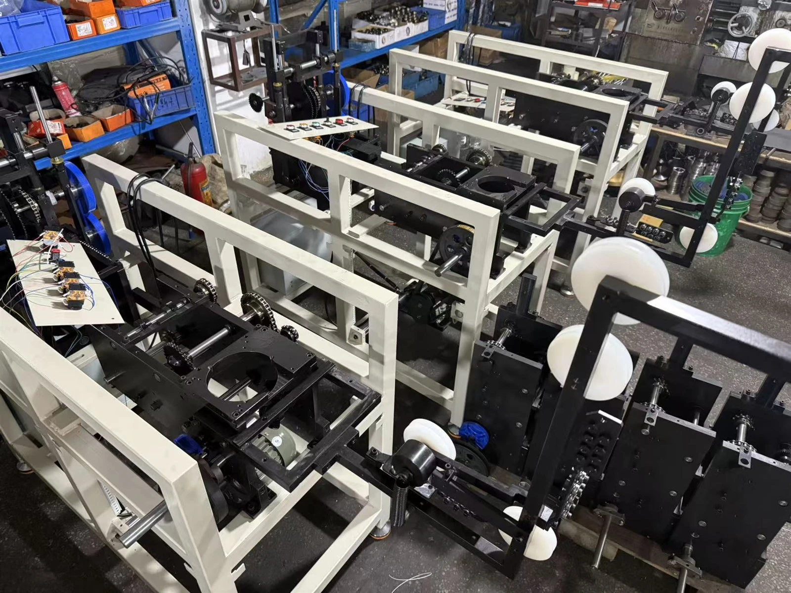 Binding equipment assembly workshop at FUDE